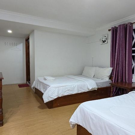 Empire House, Phnom Penh Hotel ภายนอก รูปภาพ