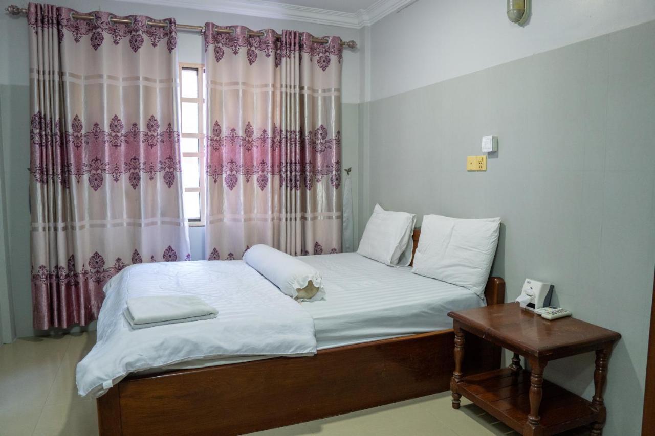 Empire House, Phnom Penh Hotel ภายนอก รูปภาพ