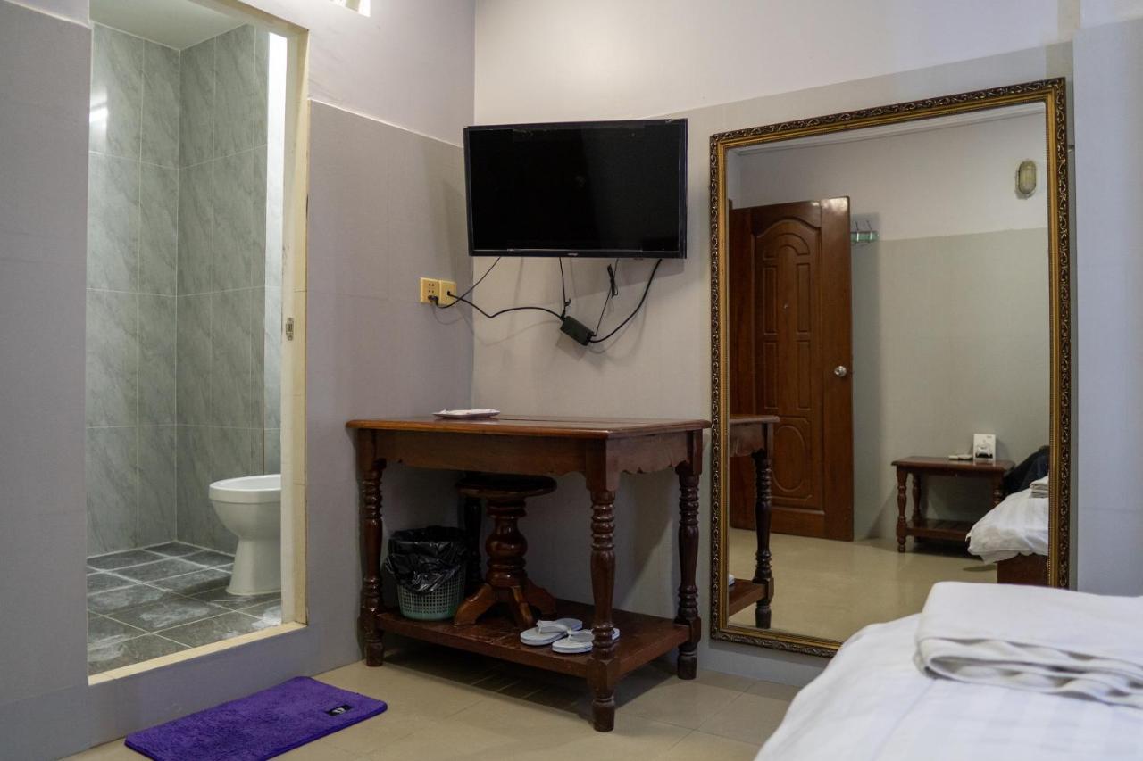 Empire House, Phnom Penh Hotel ภายนอก รูปภาพ