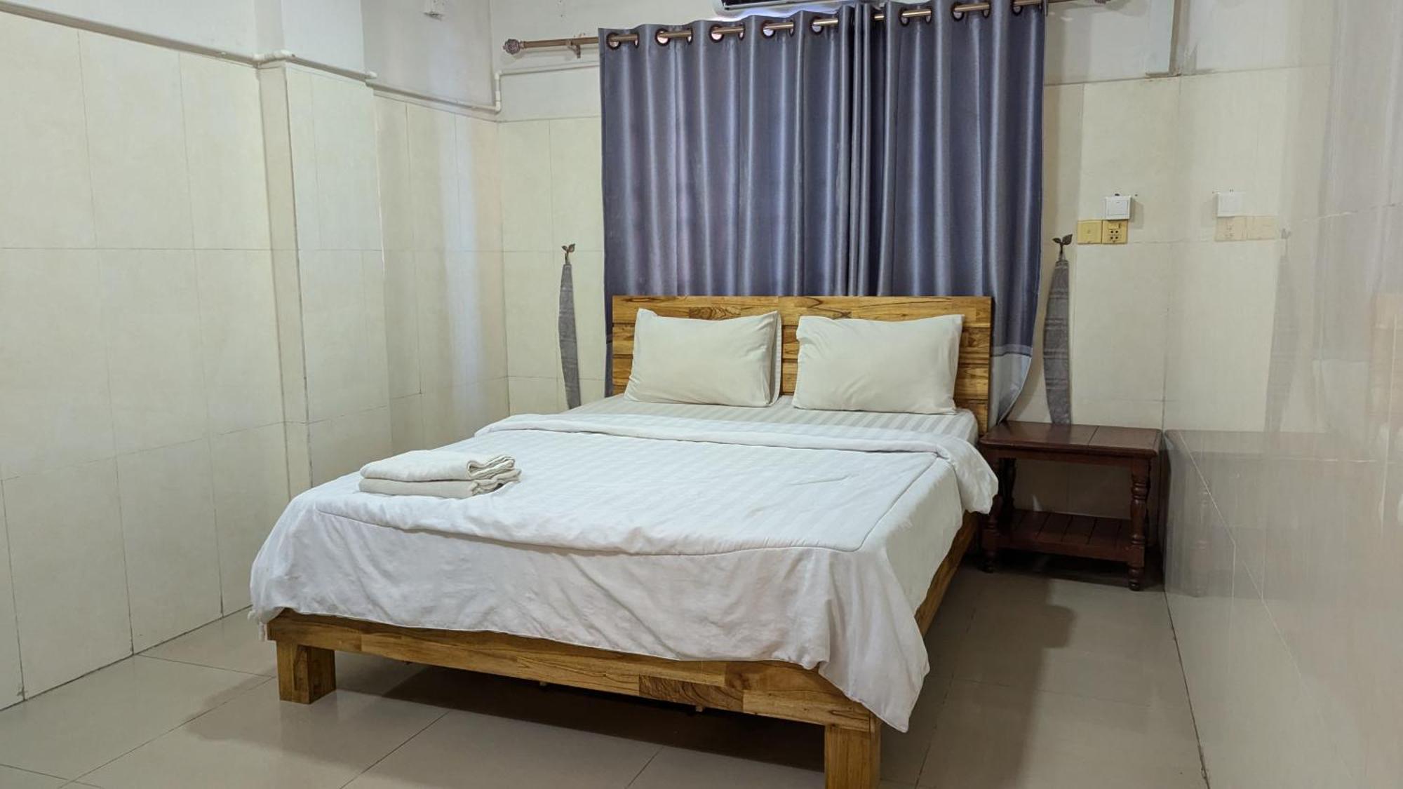 Empire House, Phnom Penh Hotel ภายนอก รูปภาพ