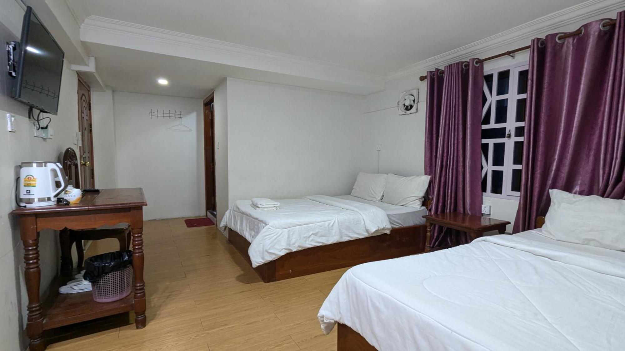 Empire House, Phnom Penh Hotel ภายนอก รูปภาพ